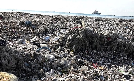 Fırtına, Atıkları Avcılar Sahiline Taşıdı