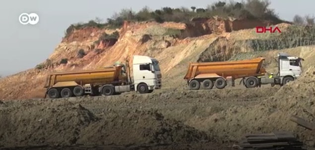 Katı atık depolama tesislerinin diğer bir olumsuz etkisi de ormanların parçalanmasına neden olması.