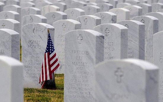 ABD'de Irkçılık: Siyahi Polis Şefi Yardımcısı Hayatını Kaybedince Mezarlığa Kabul Edilmedi