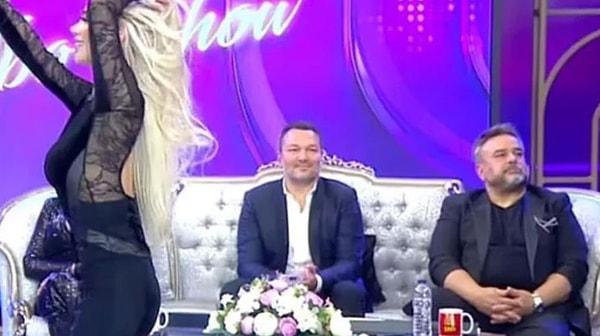 16. İbo Show'a katılan Ali Sunal ile Bülent Serttaş'ın, Oryantal Didem dans ederken kafalarını çevirmeleri olay oldu.