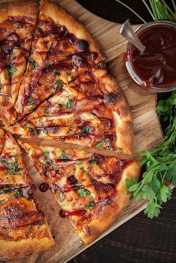 3. Barbekü Soslu Pastırmalı Pizza Tarifi: