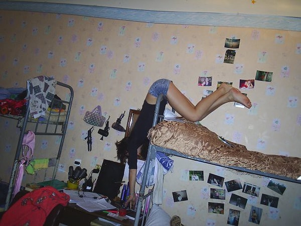 8. Когда заглянул к девчонкам на бокал вина