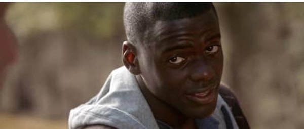 17. 'Get Out'ta Chris'in tutuklanmadığı sahne.