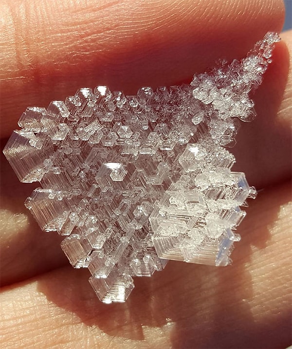 6. Кажется снег выучил геометрию