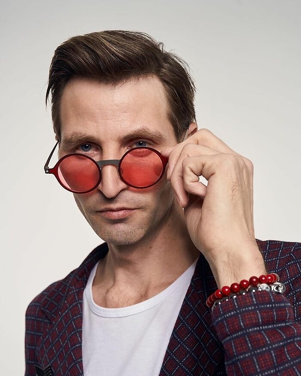 «Впервые я встретил Юру еще в детстве в летнем лагере для детей с ограниченными возможностями, где работала моя мама», - сказал Филиппов.