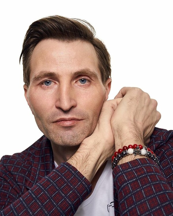 Они обманули его и взяли на его имя кредит на сумму около 700000 рублей и купили дом.