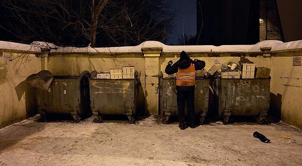 После возвращения Юрия, Филиппов начал фотографировать свои будни.