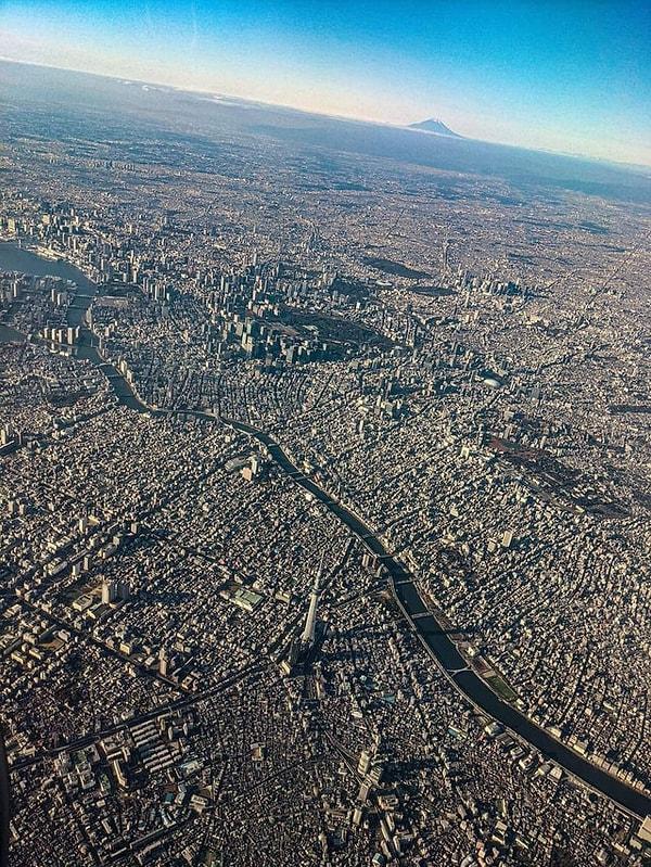19. Dünyanın en büyük şehri Tokyo uçaktan böyle görünüyor.