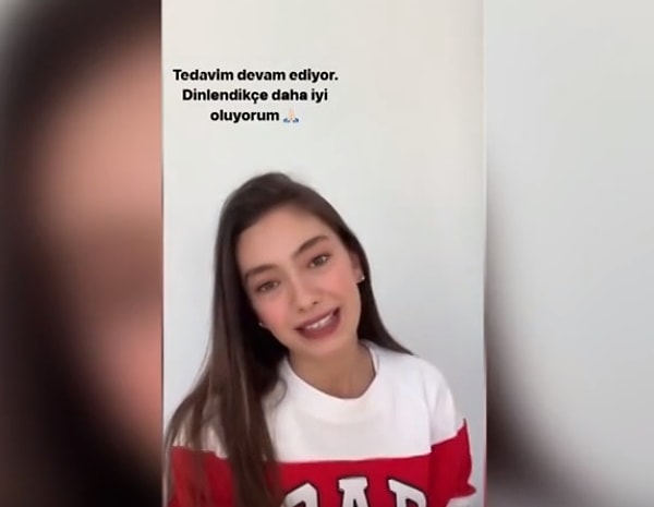 Şu sıralar hastalıkla mücadele eden Neslihan Atagül ise hayranlarına iyileşme sürecinde olduğunu ve kendini gün geçtikçe iyi hissettiğini video çekerek duyurdu.