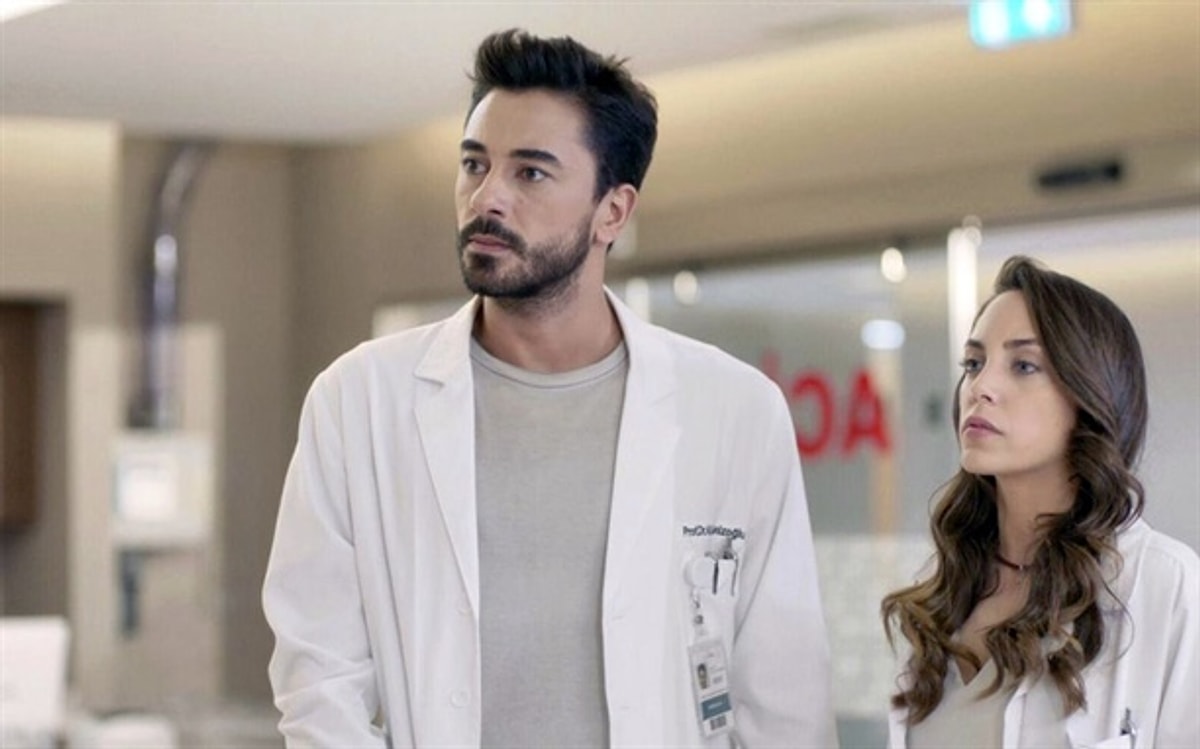 сердцебиение на турецком языке. сердцебиение на турецком языке. ойкю караель эйлюль. гёкхан алкан и ойкю караель. сердцебиение на турецком языке.