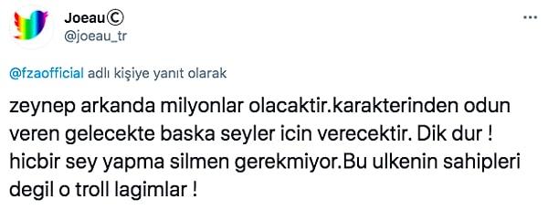 Farah Zeynep Abdullah'ın paylaşımını silmesi de yeniden tepki çekti.