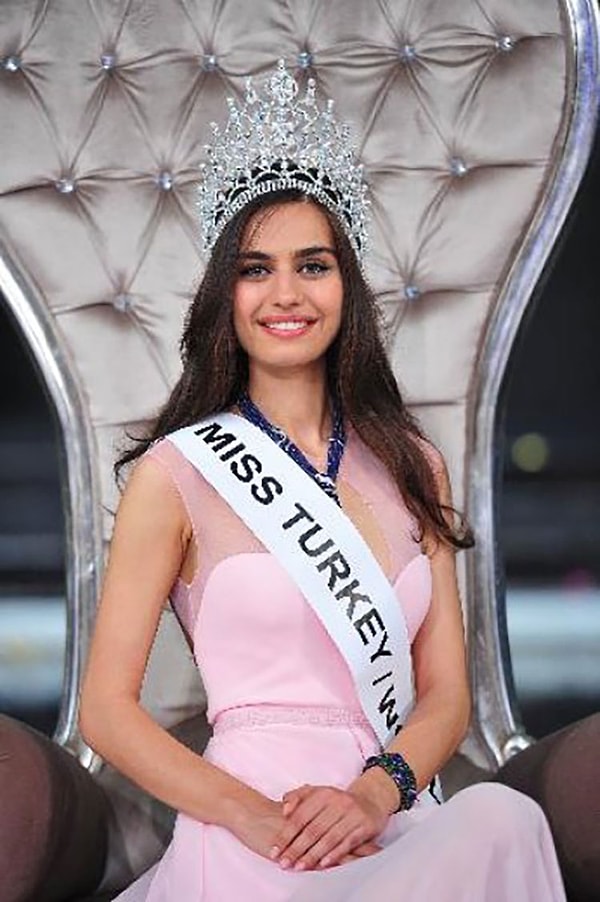 2014 Miss Turkey Kraliçesi Yarışması'nda birinci olan Amine Gülşe, ülkemizi Miss World'de temsil etti.
