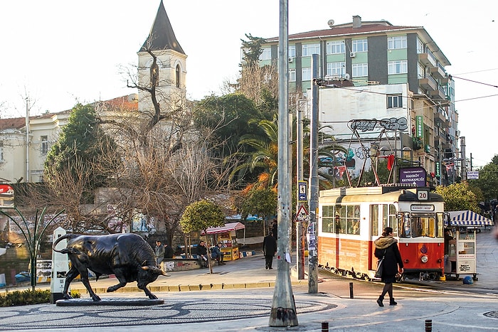 Kadıköy Kaymakamlığı 7 Gün Süreyle Her Türlü Toplantı ve Gösteri Yürüyüşünün Yasaklandığını Duyurdu