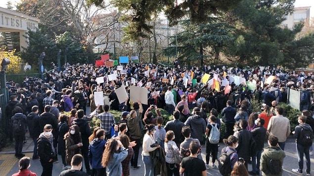 'İktidar muhalefeti din temalı tartışmaya çekerek bölmek istiyor'