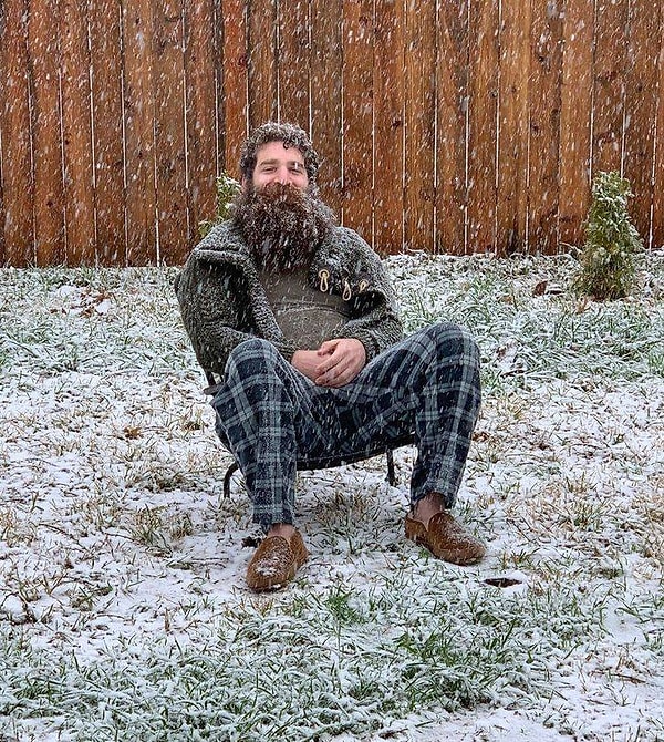 20. "Не мог упустить момента насладиться снегом по полной: вчера в Техасе он повалил впервые!"