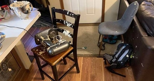 7. "Миксер чуть не упал мне на ногу, и вот результат".