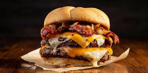 9. Cheddarlı Pastırmalı Burger Tarifi:
