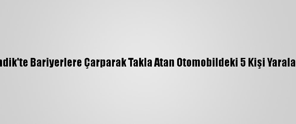 Pendik'te Bariyerlere Çarparak Takla Atan Otomobildeki 5 Kişi Yaralandı