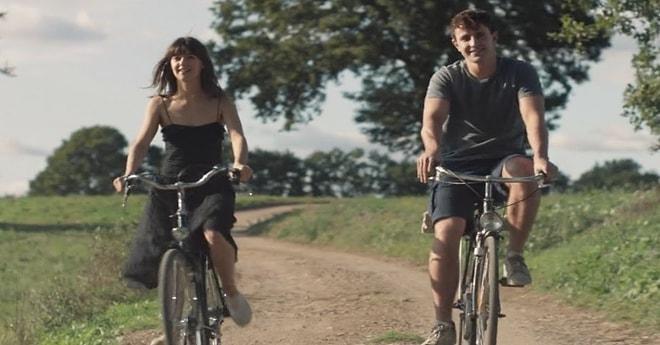 Bisikletle Şehir İçinde Turlarken Sizi Bir Sahil Kasabasında Hissettirecek 15 Şarkı