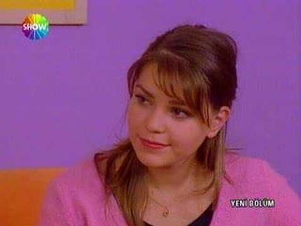 Bakalim Asli Enver In Kavak Yelleri Nden Once Oynadigi Uzay Dizisini Kimler Hatirliyor Bakalim Asli Enver In Kavak Yelleri Nden Once Oynadigi Uzay Dizisini Kimler Hatirliyor