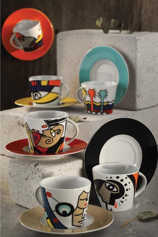 1. Kütahya Porselen'in kahve takımı çok güzel indirimde. Deseni ve renkleri de şahane...