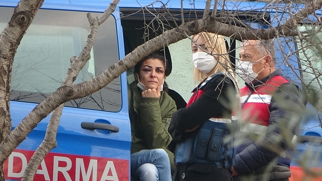 İkili arasında çıkan arbede sırasında Melek İpek, tüfekle eşini vurup öldürdü, ardından 112 Acil Çağrı Merkezi'ni arayarak durumu bildirdi.