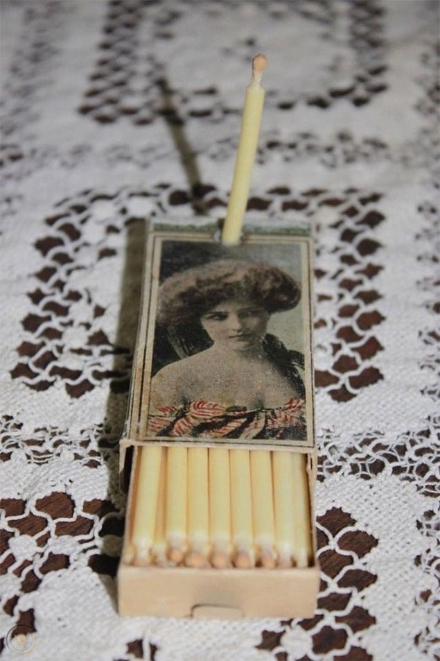 11. Viktorya döneminde sıkça kullanılan "genelev mumları" sadece 7 dakika yanıyordu.