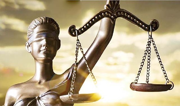 Adının geçtiği her yere, herkese dava açan Banko soyadlı malum avukat. Her Boğaziçiliden birer Erdil Yaşaroğlu yaratacaktır.