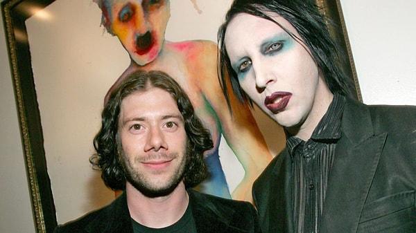 Ünlü rock grubu Limp Bizkit'in gitaristi ve Manson'la da bir yıl kadar çalışmış olan Wes Borland ise “O iyi biri değil. İnsanların onun hakkında söyledikleri her şey sonuna kadar doğru” dedi.