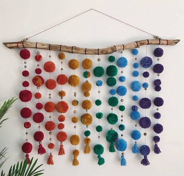 7. "На эти помпоны у меня ушла целая вечность, но зато как классно получилось!"