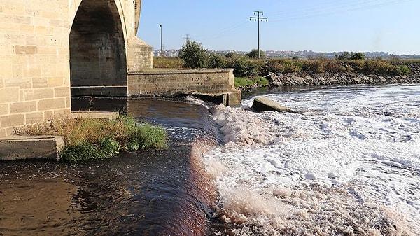 Ergene Nehri, uzun yıllardır sanayi atıklarının yarattığı tahribat nedeniyle adeta kanalizasyona dönmüş durumda.