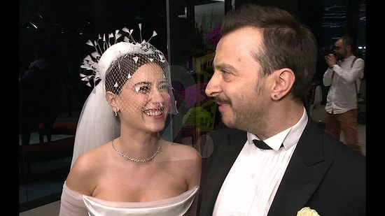 Hazal Kaya Ali Atay Evliliğinin 2. Yıl Dönümü! Hazal Kaya'dan Aşk Dolu Paylaşım...