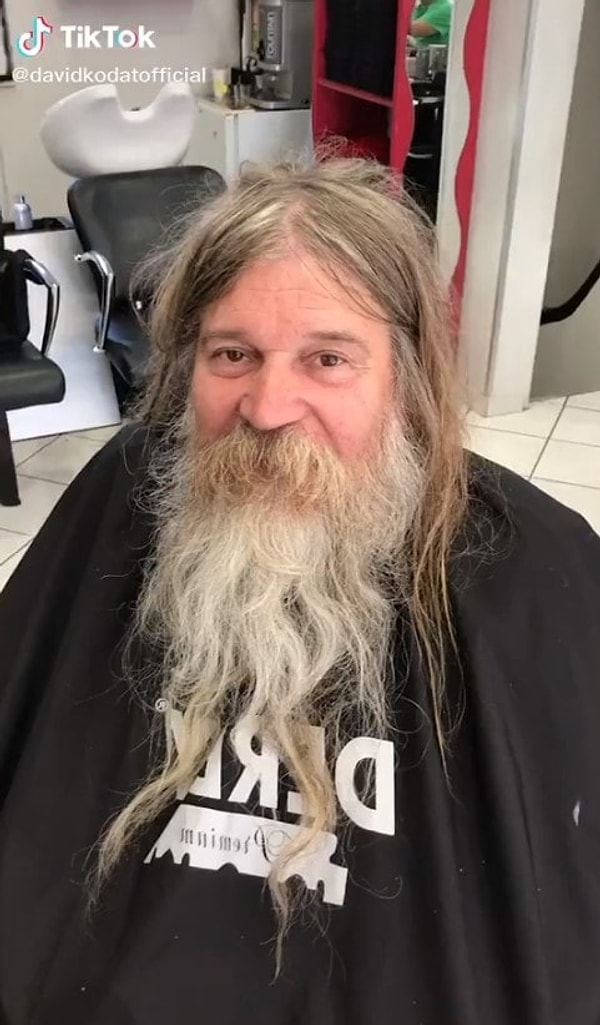 Недавно Давид полностью преобразил бездомного мужчину, который попал к нему в салон