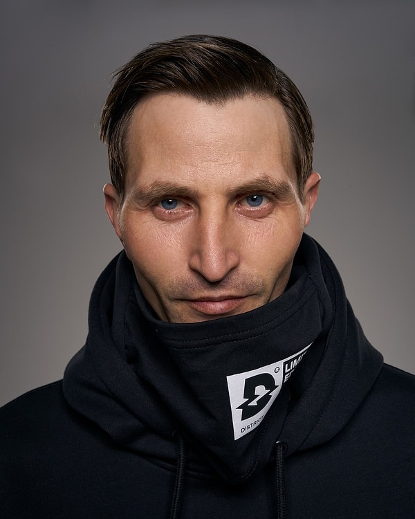 4. У Юрия также началась модельная карьера