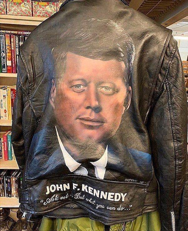 10. На закуску вот такая классная куртка с Кеннеди, чтобы дополнить предыдущий образ!