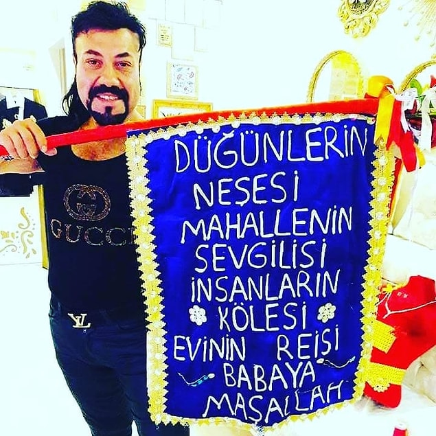 Çok renkli ve çok doğal bir insan Kobra Murat. Kültürünü yaşatmak için elinden geleni yapan bir Roman, evine ve çocuklarına düşkün bir aile babası, herkesin hayatında bir kere ortamına girmek istediği bir eğlence bombası. İyi ki varsın hocaaaamm!