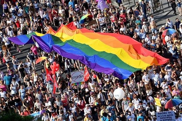 LGBT+ ve insan hakları savunucusu Peter Tatchell de İsrail gazetesine şu değerlendirmede bulundu 👇