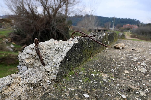 Üzerinden Büyük İskender'in Geçtiği Söylenen Köprü, Dökülen Beton Yüzünden Yıkıldı