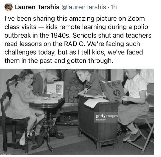 13. "1940'lı yıllarda Polio salgınından dolayı okullar kapandığı için radyodan ders dinleyen çocuklar."