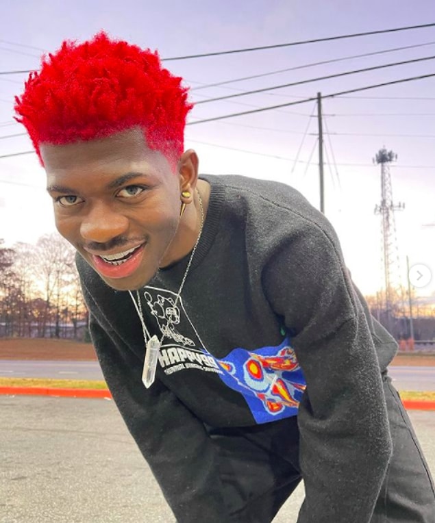 Tanımayanlar için Lil Nas X olarak bilinen Montero Lamar Hill, Amerikalı bir rapçi.