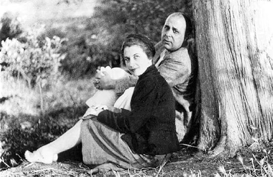 Nobel Ödüllü Yunan Şairi Anma Programı 'Amacını Aşan Algılama' Nedeniyle İptal Edildi