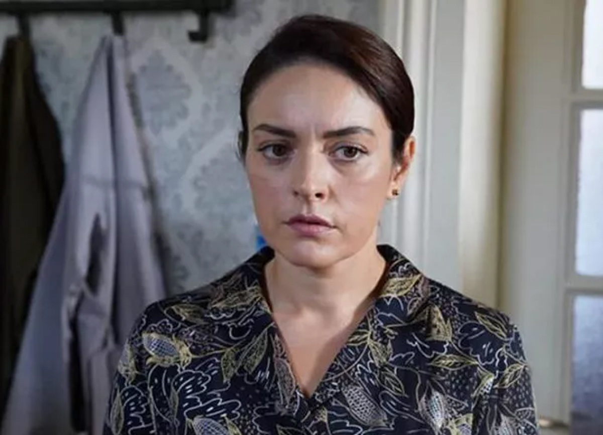 Ezgi Mola Kimdir, Kaç Yaşındadır? Masumlar Apartmanı Safiye Aslen 