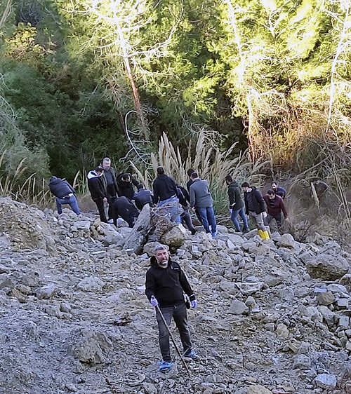 Eşinin Cesedini Üç Gün Evde Saklayıp, Şüphe Çekmemek İçin Mesajlar Atmış...