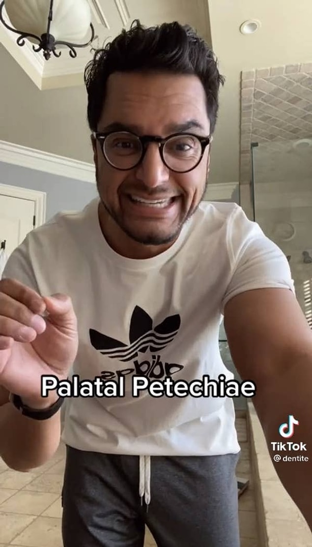 "Evet, buna palatal peteşi deniyor. Şöyle anlatayım, bir lolipopu emdiğinizi düşünün. Bir ya da iki kere sorun değil ama lolipopu defalarca emdiğinizi düşünün, aynı problemi yine yaşayabilirsiniz."