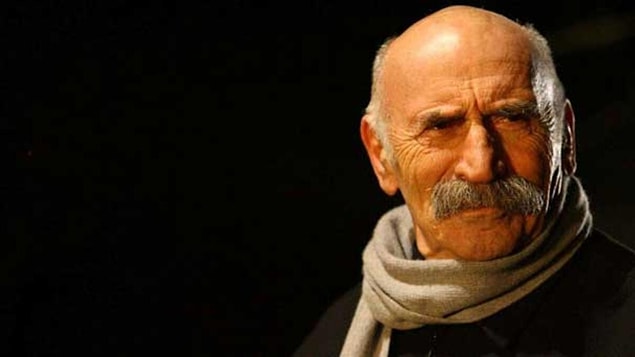 Güçlü bir anlatım yeteneğine sahip olan Tuncel Kurtiz “Bölük Pörçük” adlı kitabında kendi hayat hikayesine yer verdi!