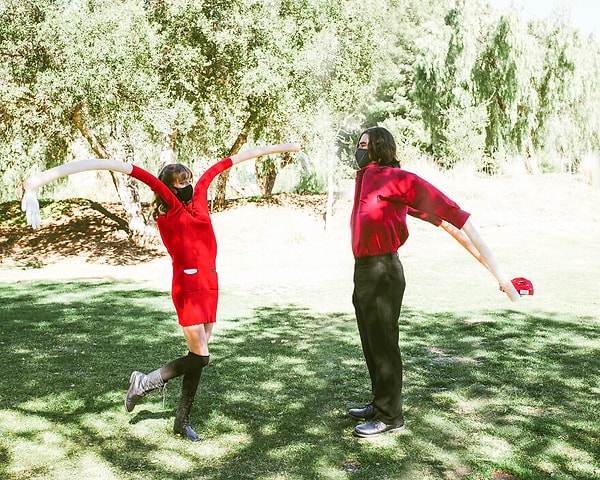 Опаздывая на свидание, нет лучше подарка, чем дешевые шоколадные конфеты для вашей второй половинки