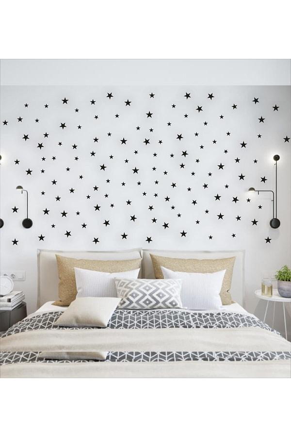 9. Yıldızları odamıza hapsedelim! Yatağın başındaki duvara böyle bir sticker yapıştırmak odanıza çok başka bir hava katacak.