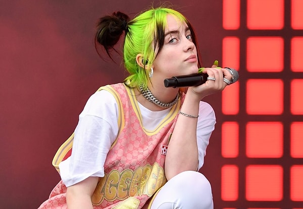 Когда фотография папарации была опубликована, Билли просто проигнорировала ее. Когда ее спросили об этом во время вопросов и ответов в Instagram, она заявила, что «понятия не имеет», о чем говорит фанат.