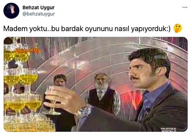 Bunun üzerine tiyatro oyuncusu Behzat Uygur, Şahane Pazar programından bir görüntü paylaşarak "Madem yoktu. Bu bardak oyununu nasıl yapıyorduk?" diye sorunca olanlar oldu! 😂