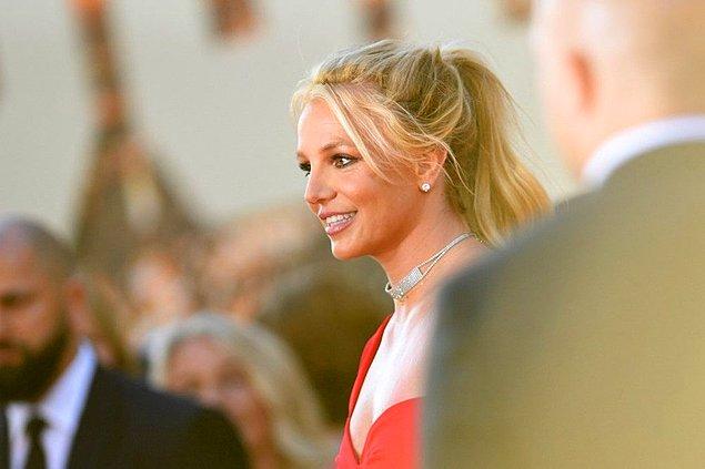 7. Britney Spears, hayat hikayesini anlatacağı bir belgesel hazırlamak istiyor.
